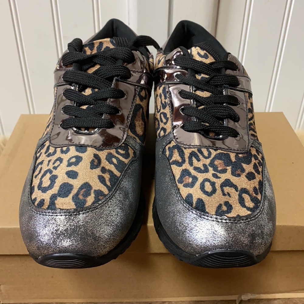 Forever Leopard Print Sneakers 9 NWT - Picture 4 of 11